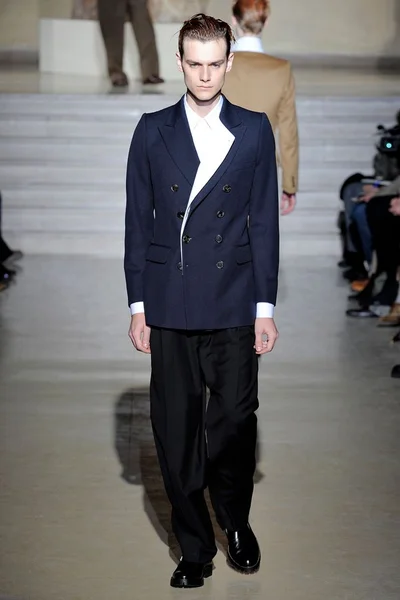 Look 4